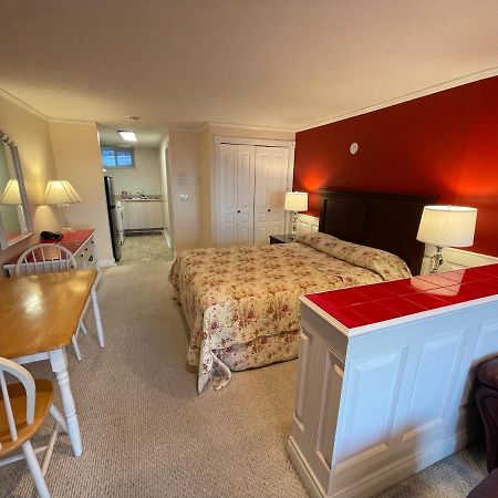 Buena Vista By The Sea Hotel Qualicum Beach Exterior photo