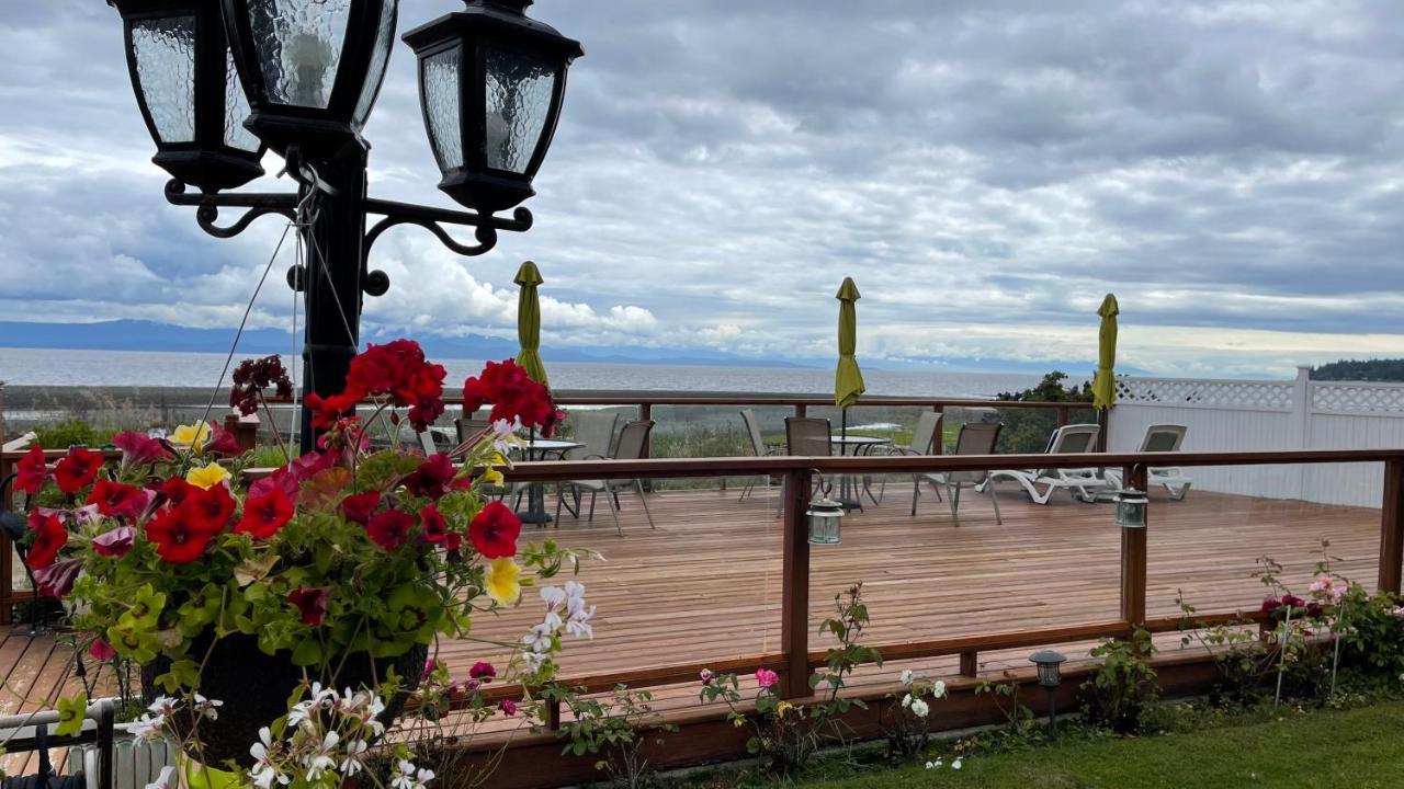 Buena Vista By The Sea Hotel Qualicum Beach Exterior photo
