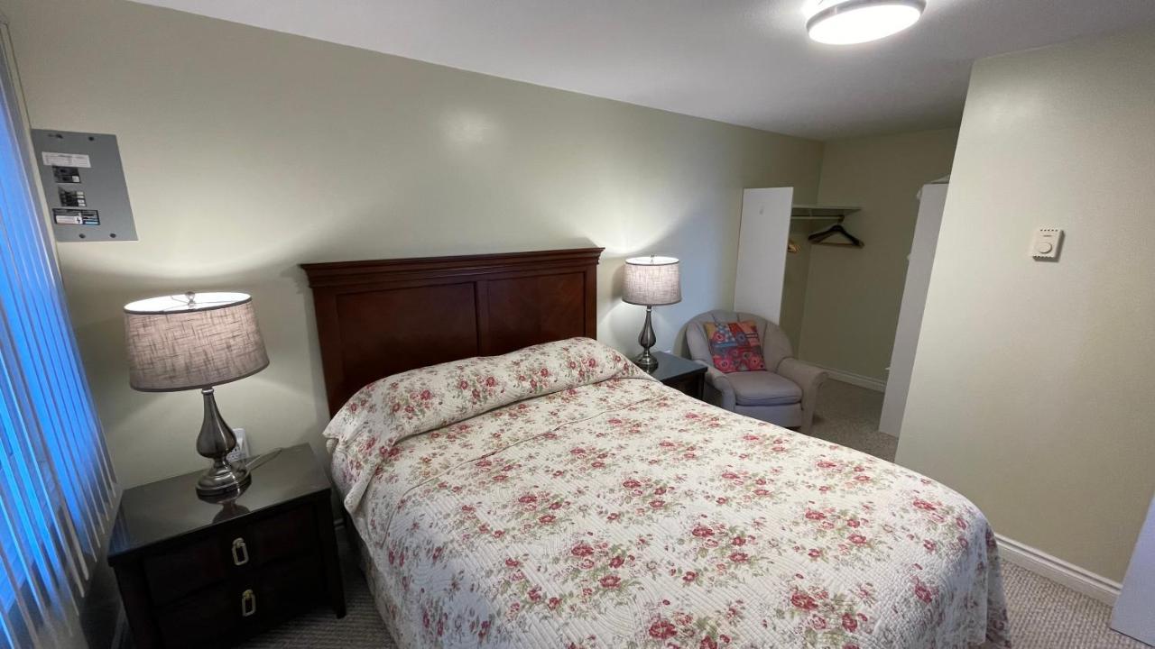Buena Vista By The Sea Hotel Qualicum Beach Exterior photo